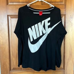 Nike long sleeve top. Black color, size small.
